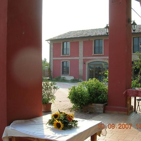 פוטנלאטו Agriturismo La Fattoria Del Boschetto מראה חיצוני תמונה