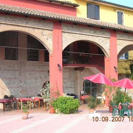 פוטנלאטו Agriturismo La Fattoria Del Boschetto מראה חיצוני תמונה