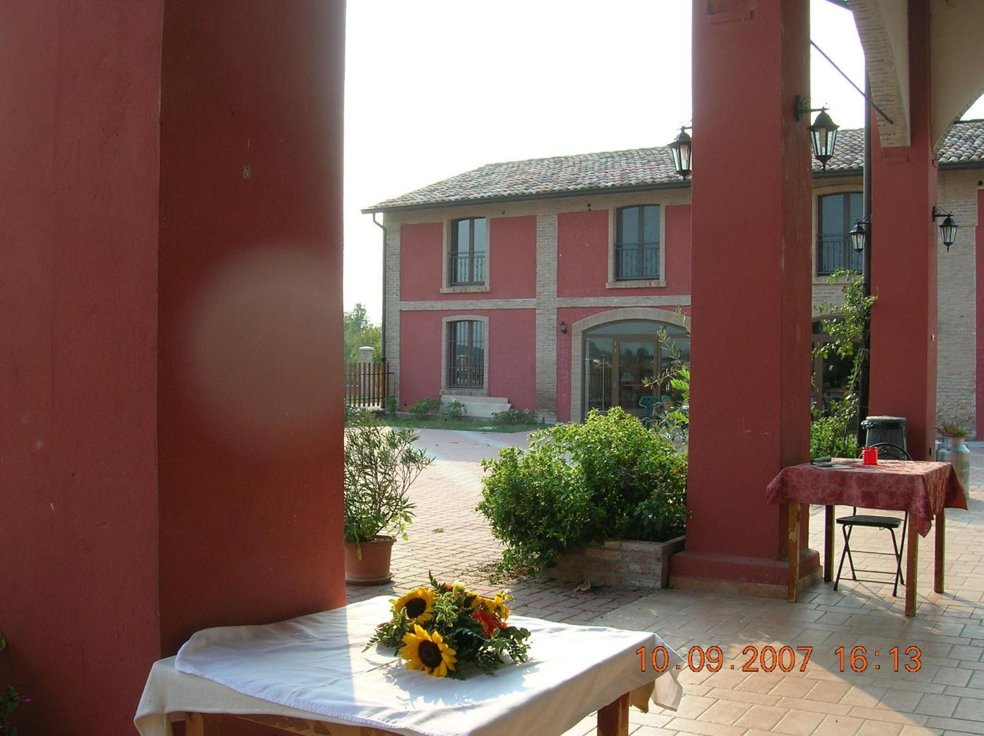 פוטנלאטו Agriturismo La Fattoria Del Boschetto מראה חיצוני תמונה
