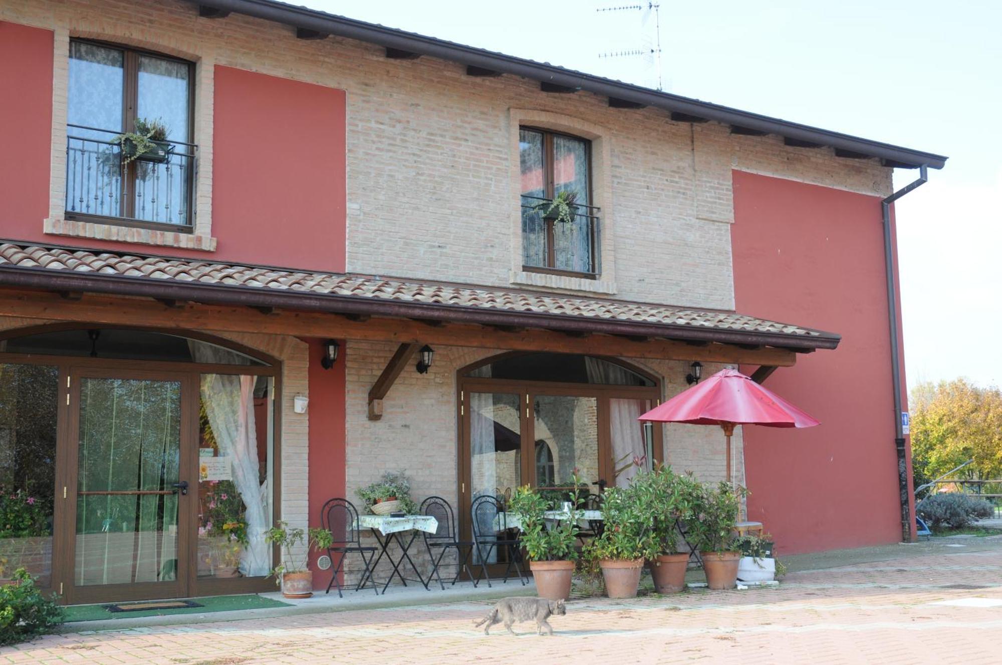פוטנלאטו Agriturismo La Fattoria Del Boschetto מראה חיצוני תמונה