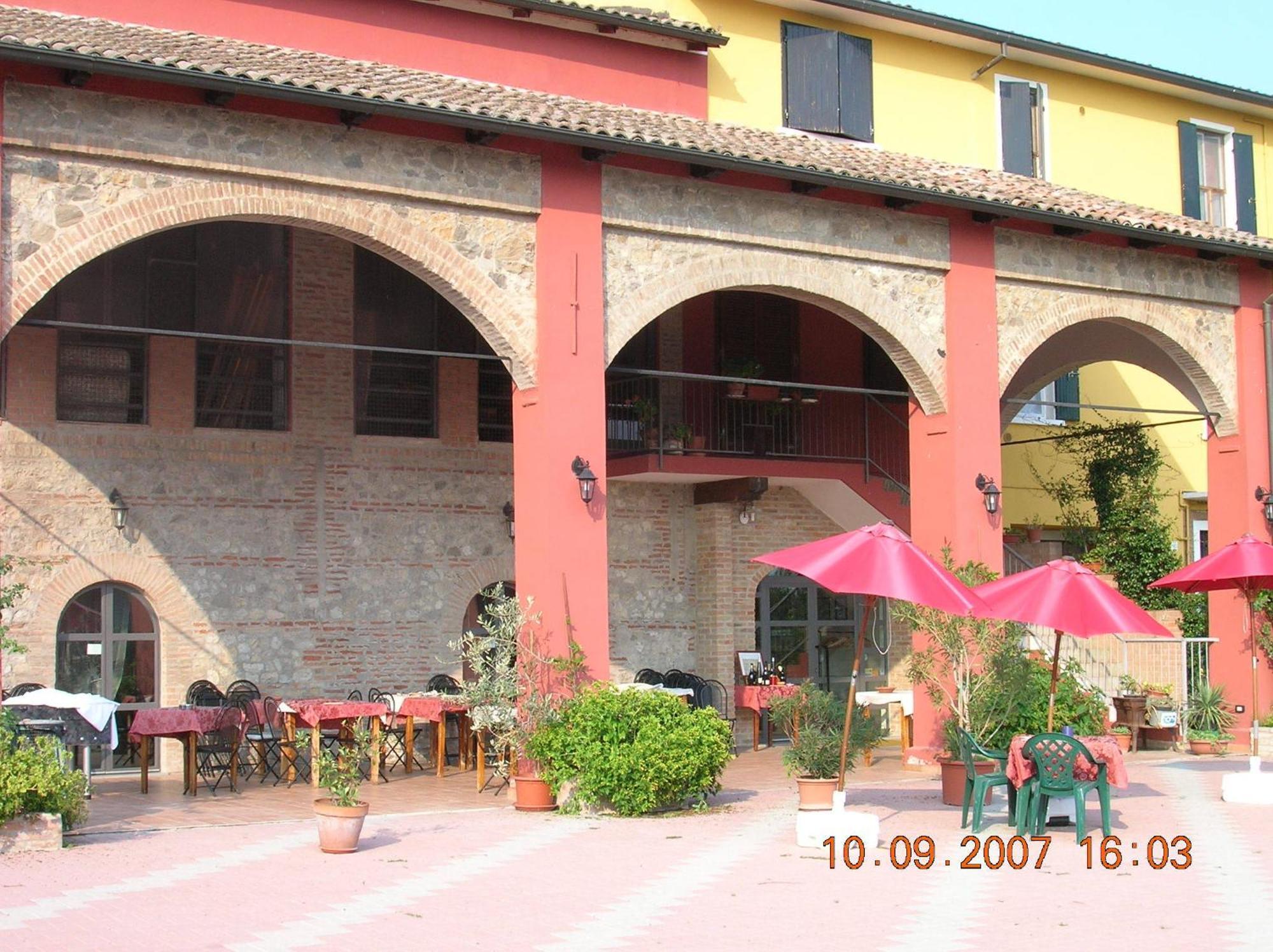 פוטנלאטו Agriturismo La Fattoria Del Boschetto מראה חיצוני תמונה