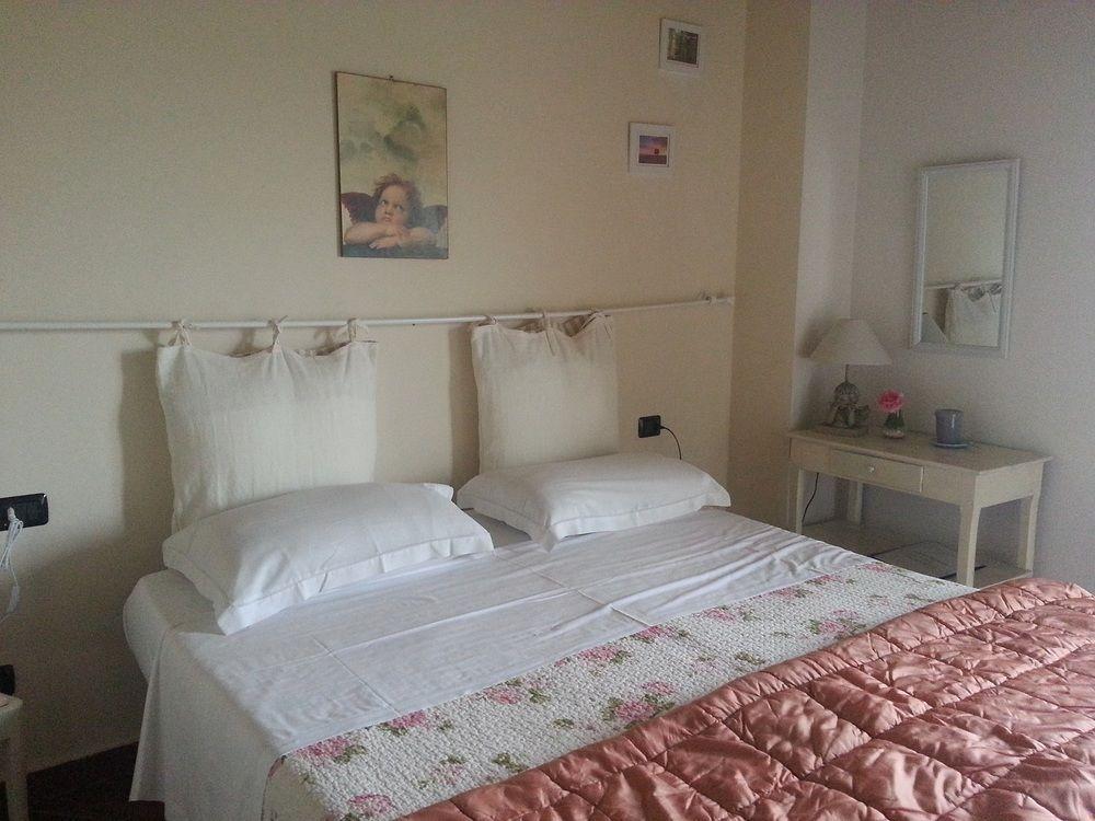 פוטנלאטו Agriturismo La Fattoria Del Boschetto מראה חיצוני תמונה