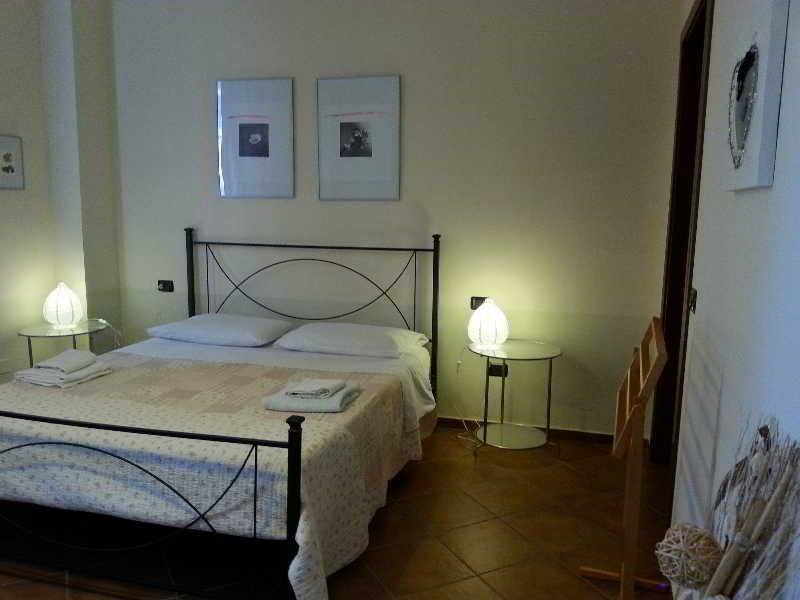 פוטנלאטו Agriturismo La Fattoria Del Boschetto מראה חיצוני תמונה