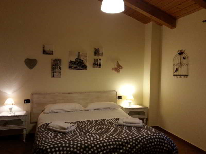 פוטנלאטו Agriturismo La Fattoria Del Boschetto מראה חיצוני תמונה