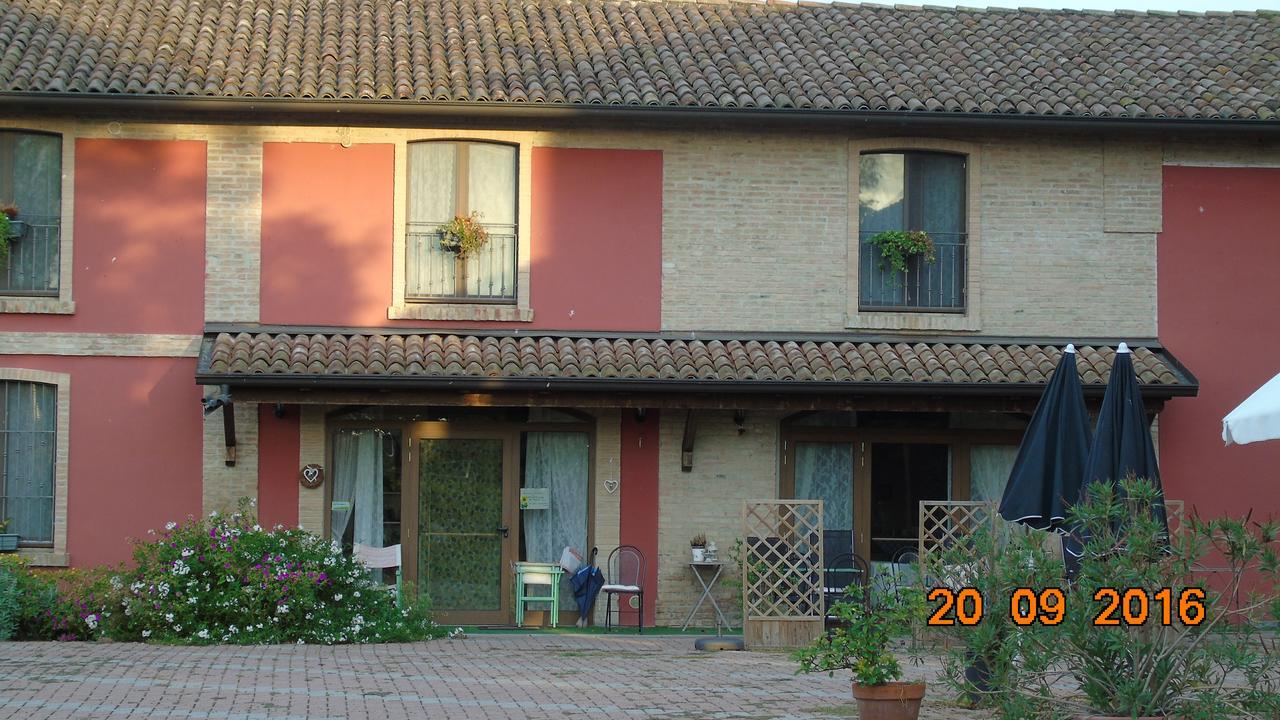 פוטנלאטו Agriturismo La Fattoria Del Boschetto מראה חיצוני תמונה
