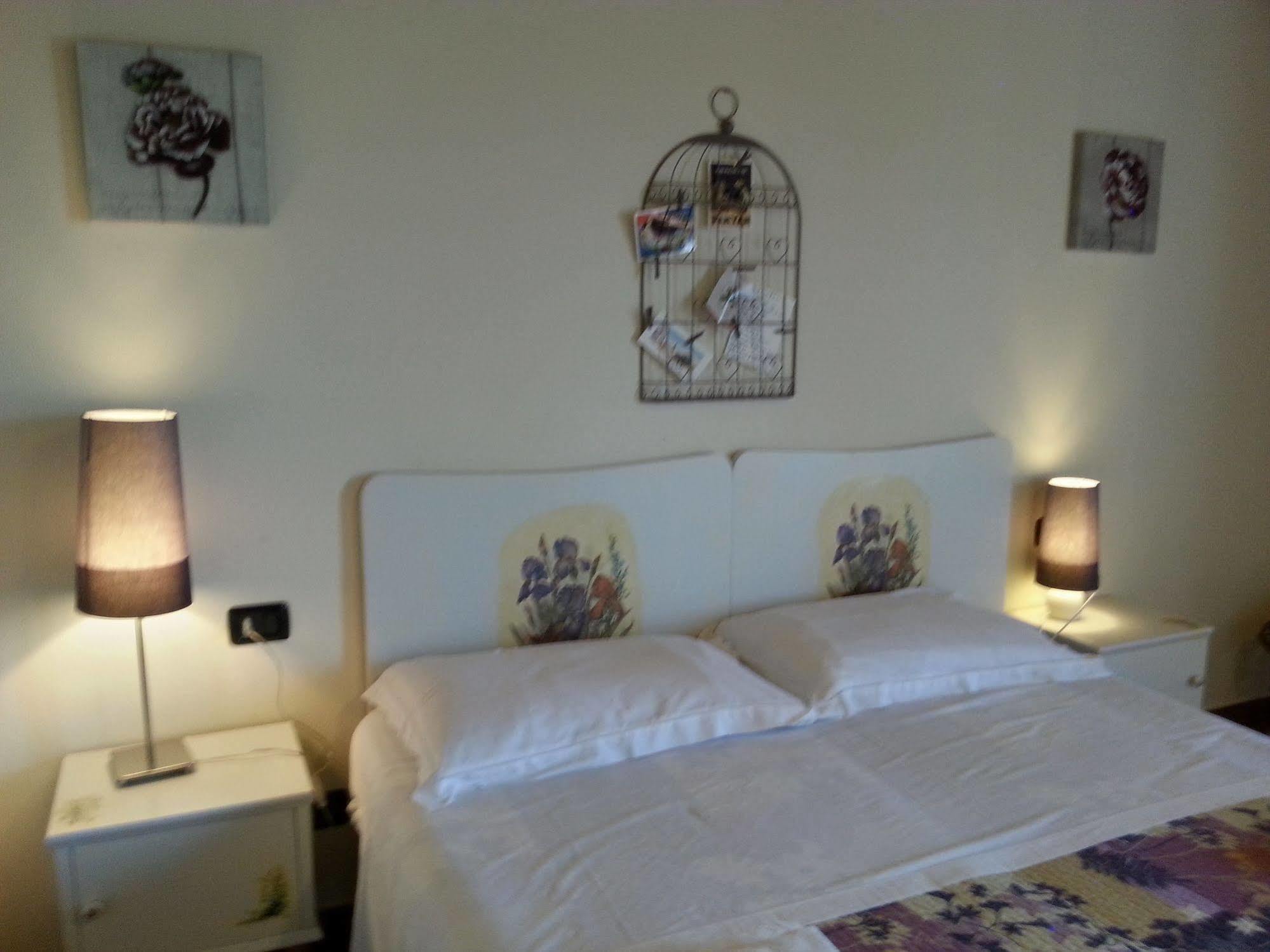 פוטנלאטו Agriturismo La Fattoria Del Boschetto מראה חיצוני תמונה