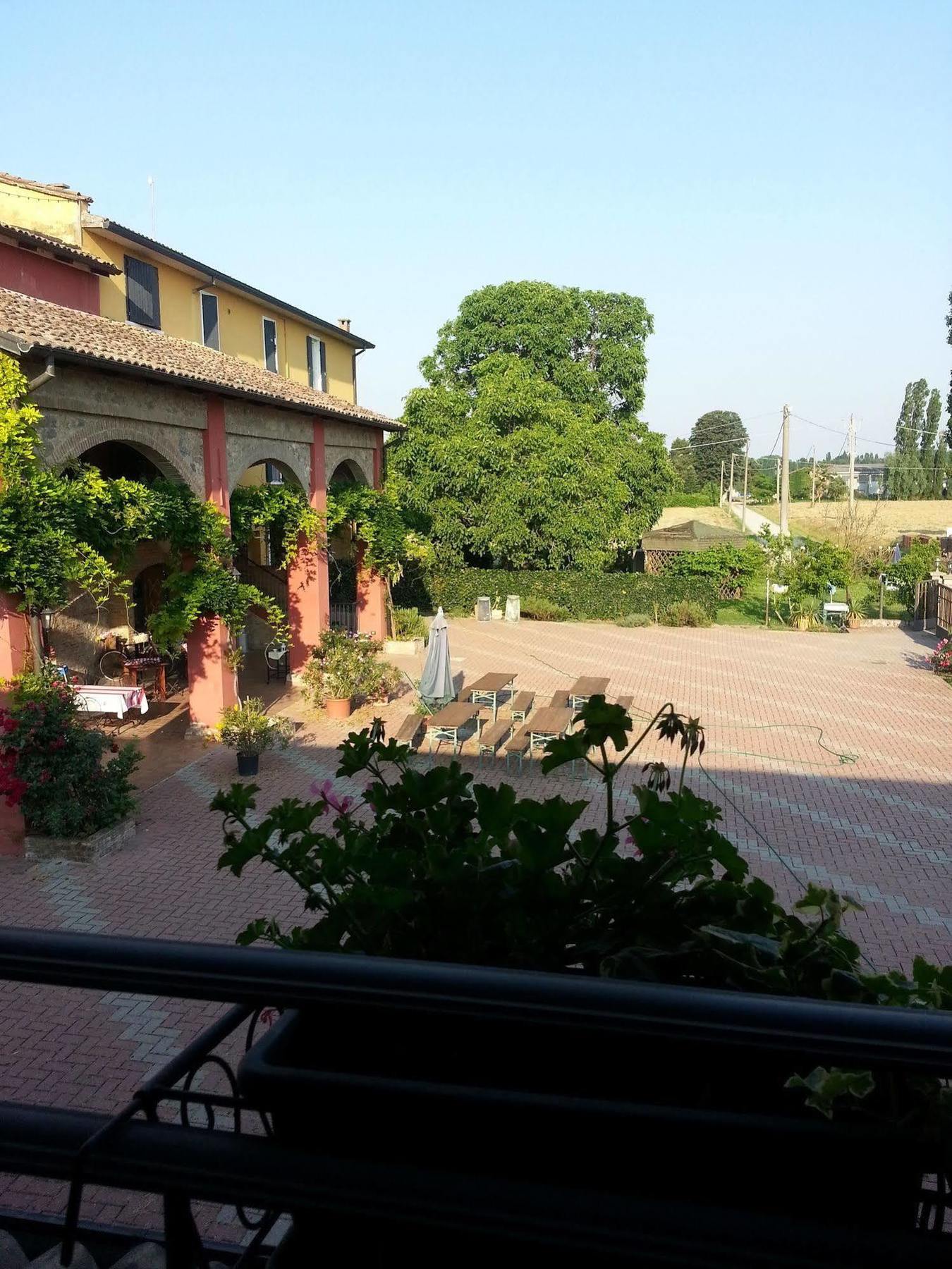פוטנלאטו Agriturismo La Fattoria Del Boschetto מראה חיצוני תמונה