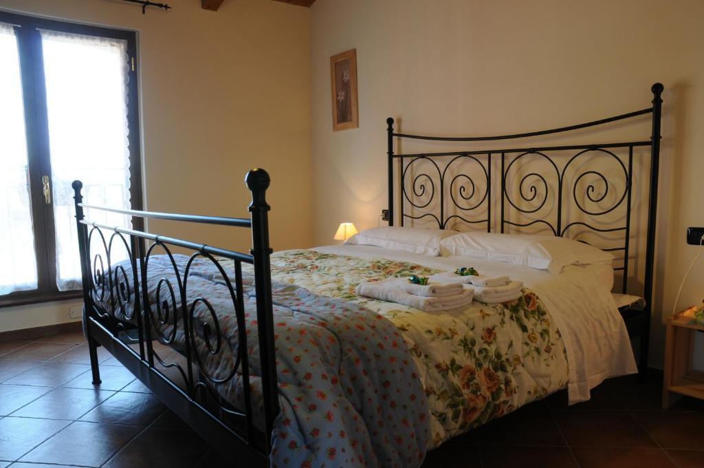 פוטנלאטו Agriturismo La Fattoria Del Boschetto מראה חיצוני תמונה